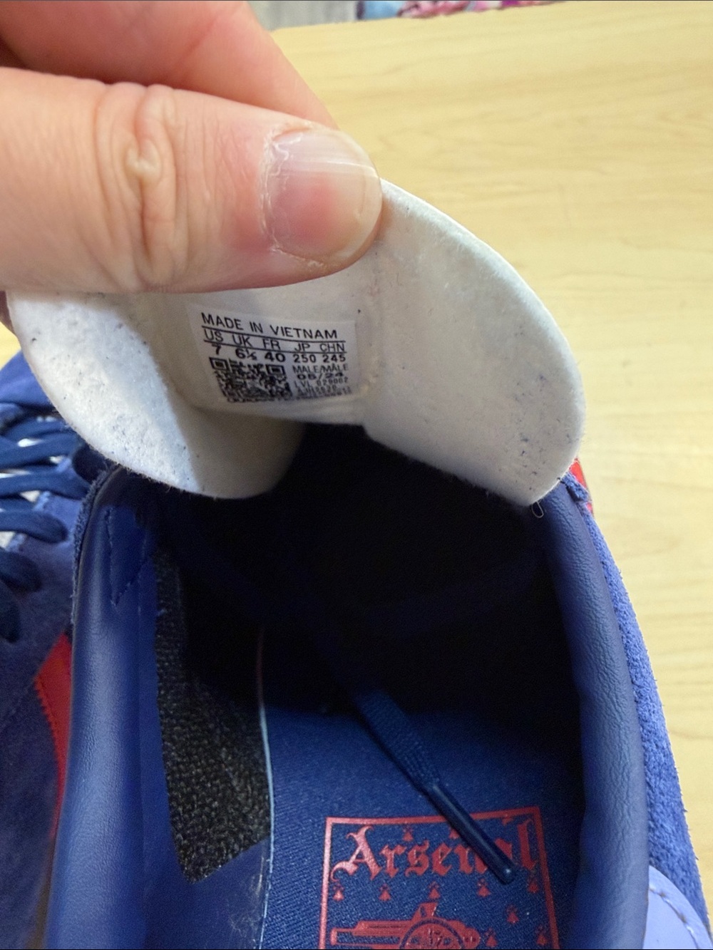 adidas arsenal gazelle sneakers - Picture 3 of 4